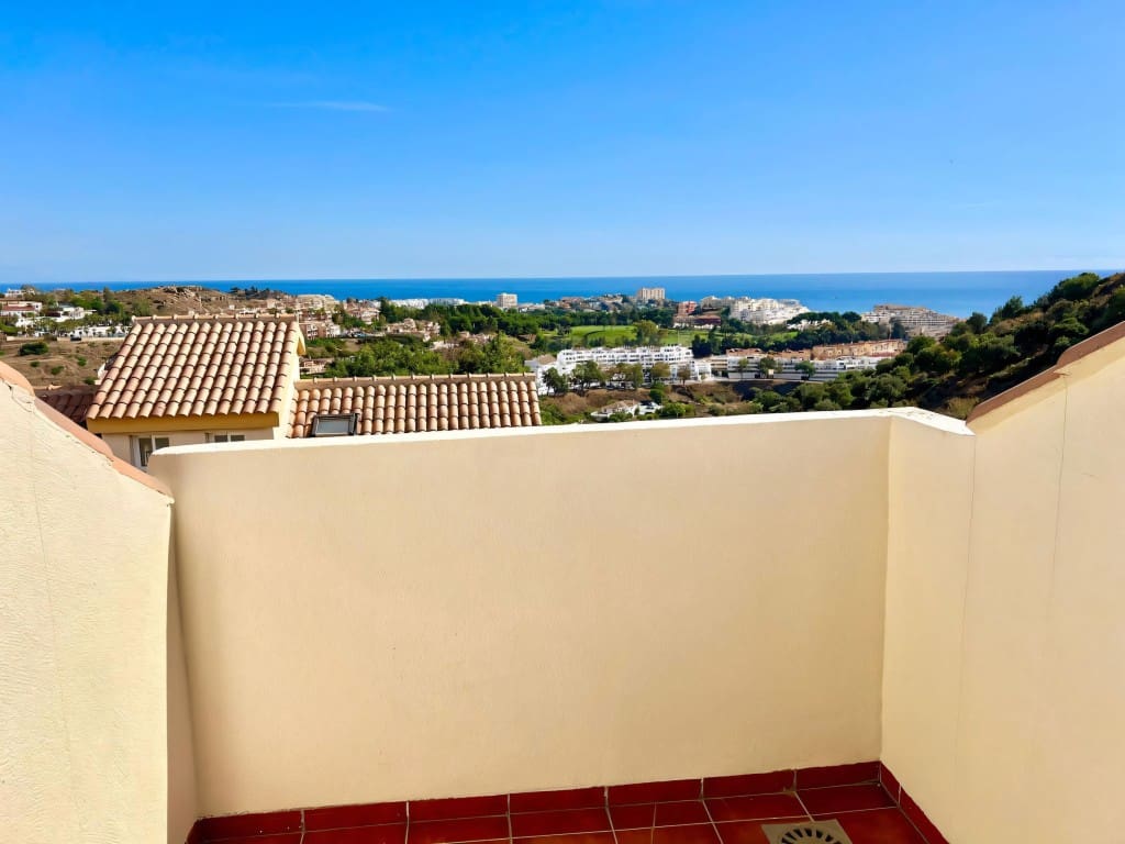 3 quarto Casa em Banda para venda em Torrequebrada com piscina garagem - 389 000 € (Ref: 9421817)