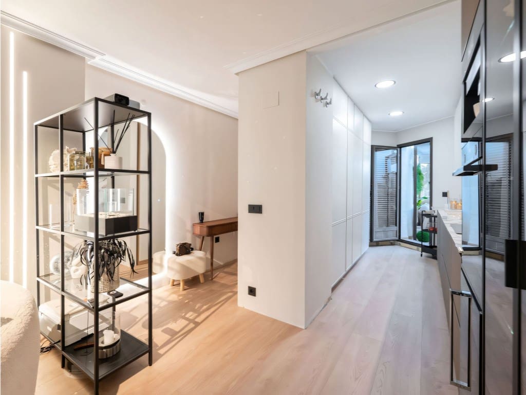 Apartamento de 2 habitaciones en Estepona en venta con piscina - 650.000 € (Ref: 9425658)