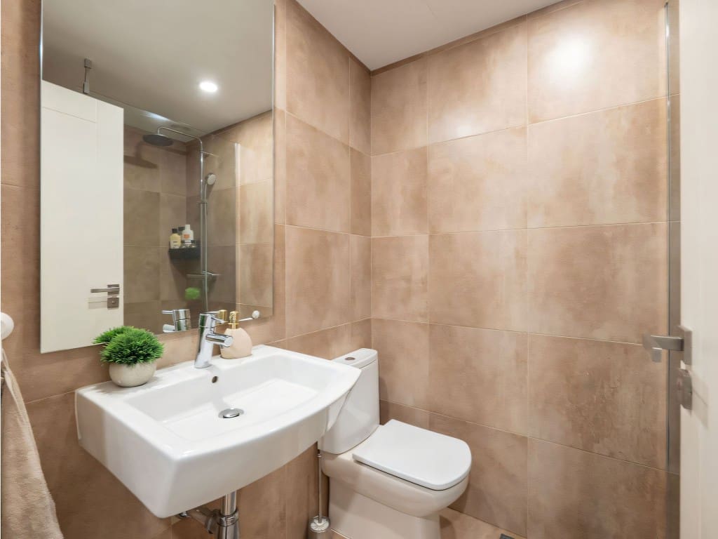 Apartamento de 2 habitaciones en Estepona en venta con piscina - 650.000 € (Ref: 9425658)