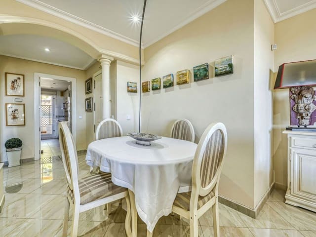 2 slaapkamer Appartement te koop in Nueva Andalucia, Marbella met zwembad - € 495.000 (Ref: 9425659)