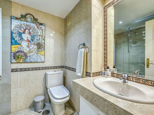 2 slaapkamer Appartement te koop in Nueva Andalucia, Marbella met zwembad - € 495.000 (Ref: 9425659)