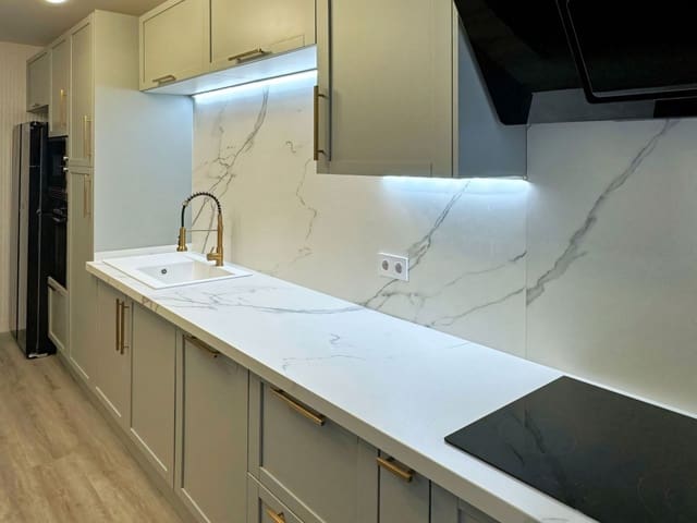 Apartamento de 4 habitaciones en Benahavís en venta - 579.000 € (Ref: 9425660)