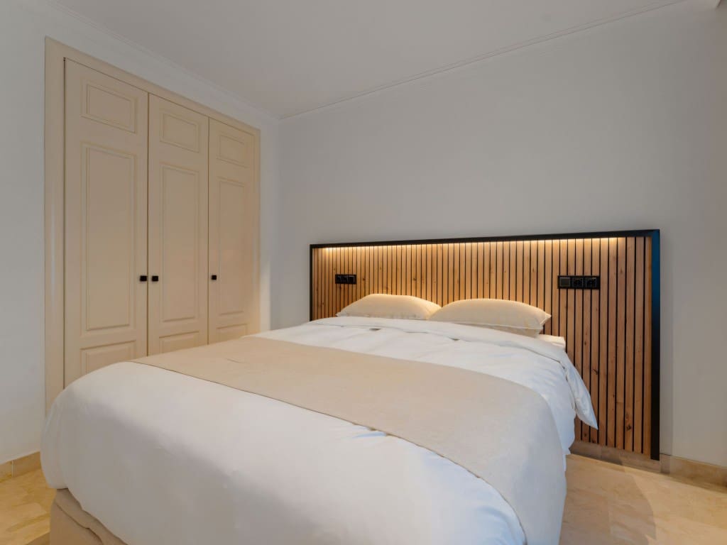 3 bedroom Apartment for sale in Golden Mile with pool - € 1,150,000 (Ref: 9426850)