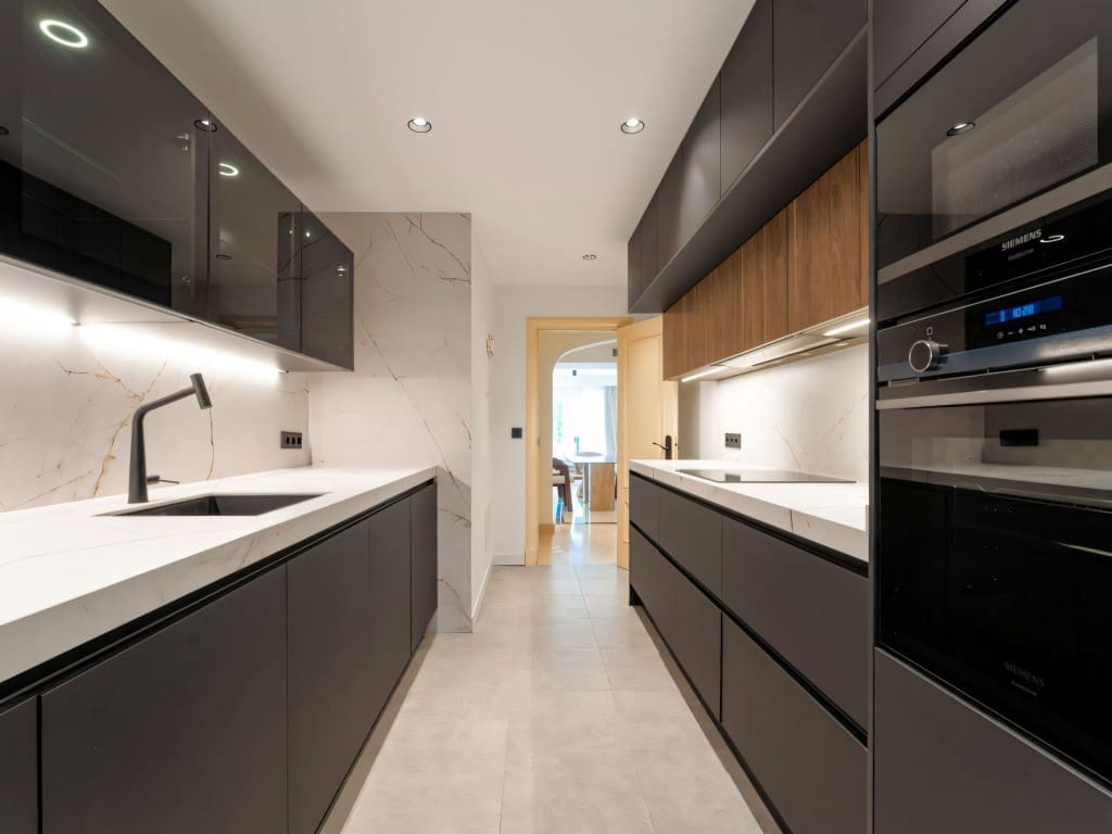 3 bedroom Apartment for sale in Golden Mile with pool - € 1,150,000 (Ref: 9426850)