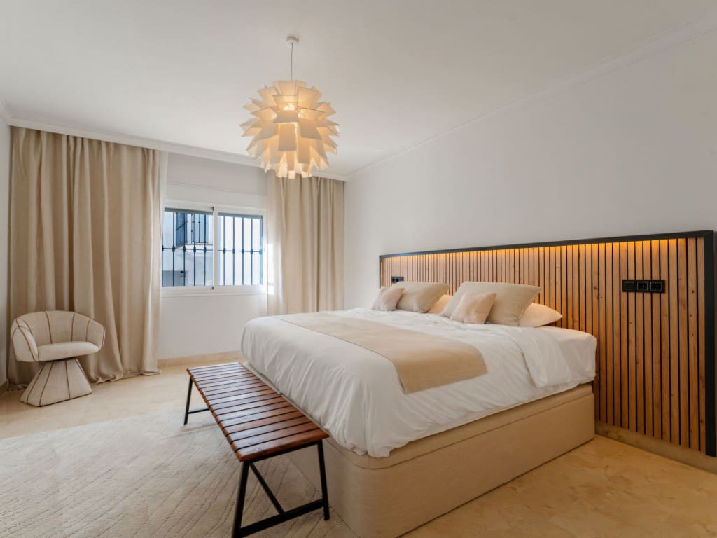 3 bedroom Apartment for sale in Golden Mile with pool - € 1,150,000 (Ref: 9426850)