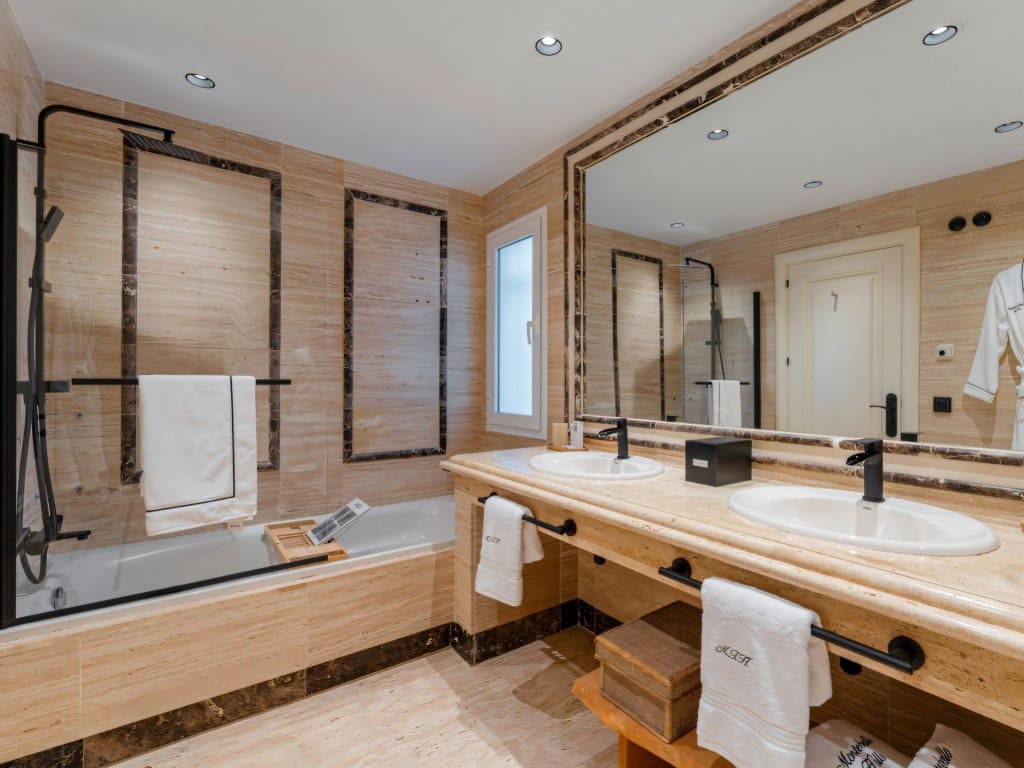 3 bedroom Apartment for sale in Golden Mile with pool - € 1,150,000 (Ref: 9426850)