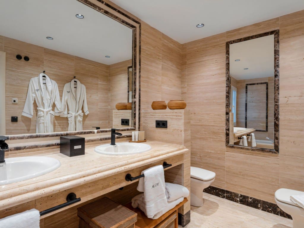 3 bedroom Apartment for sale in Golden Mile with pool - € 1,150,000 (Ref: 9426850)