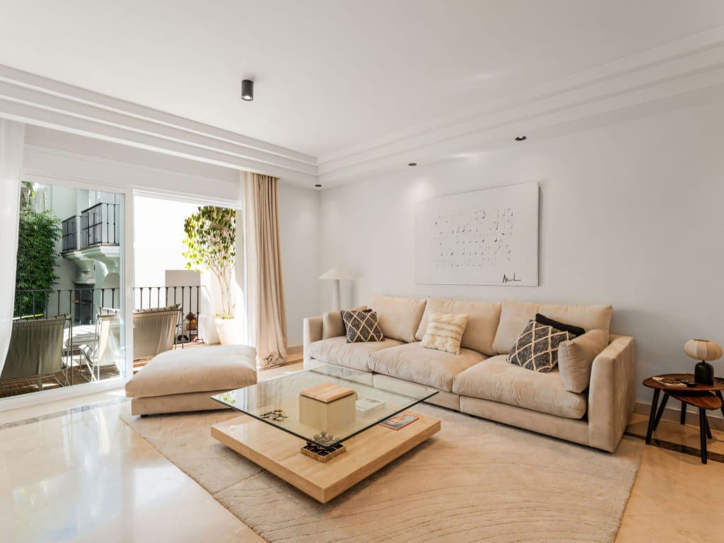 3 bedroom Apartment for sale in Golden Mile with pool - € 1,150,000 (Ref: 9426850)
