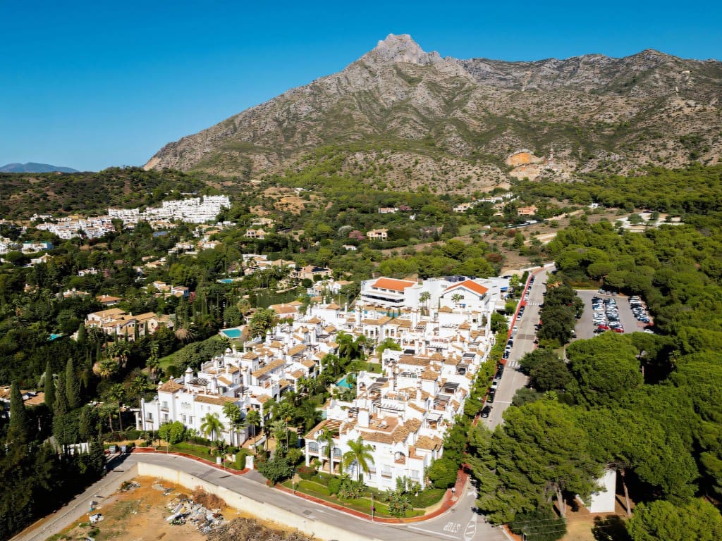 3 bedroom Apartment for sale in Golden Mile with pool - € 1,150,000 (Ref: 9426850)