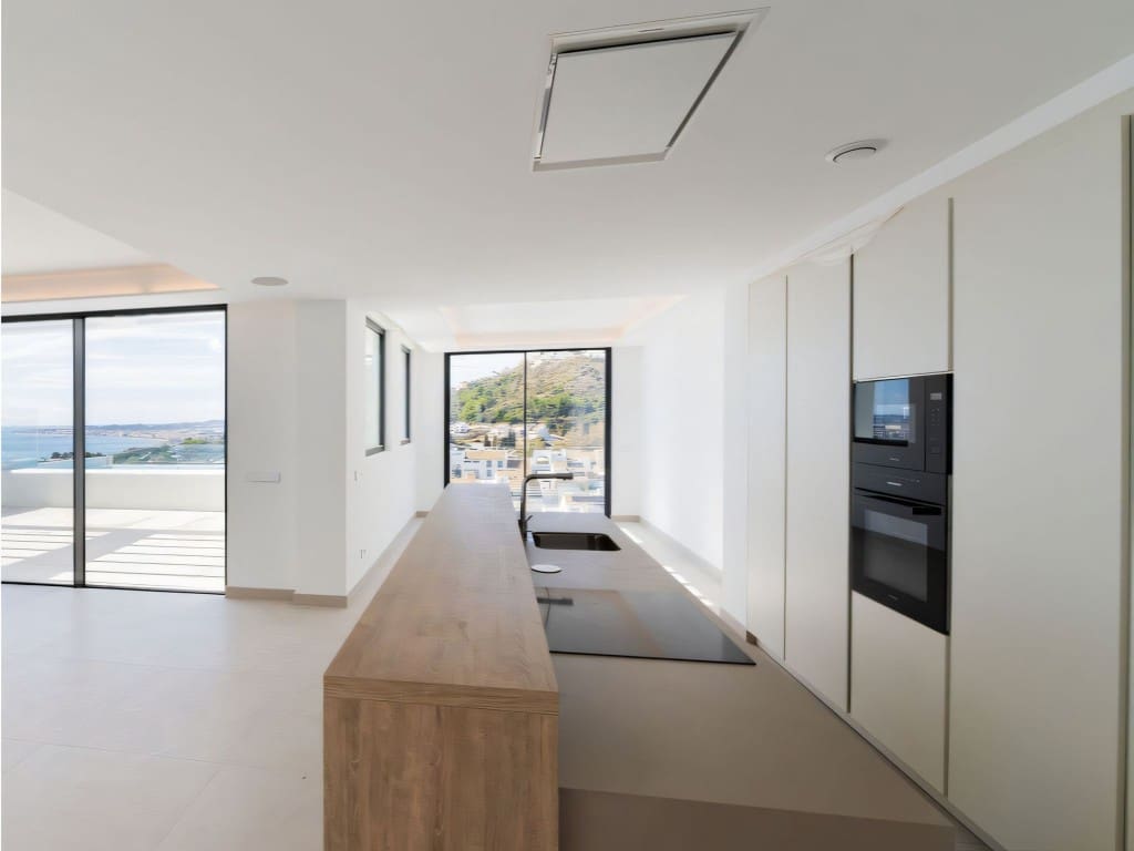 4 bedroom Villa for sale in Benalmadena with pool garage - € 2,100,000 (Ref: 9426851)