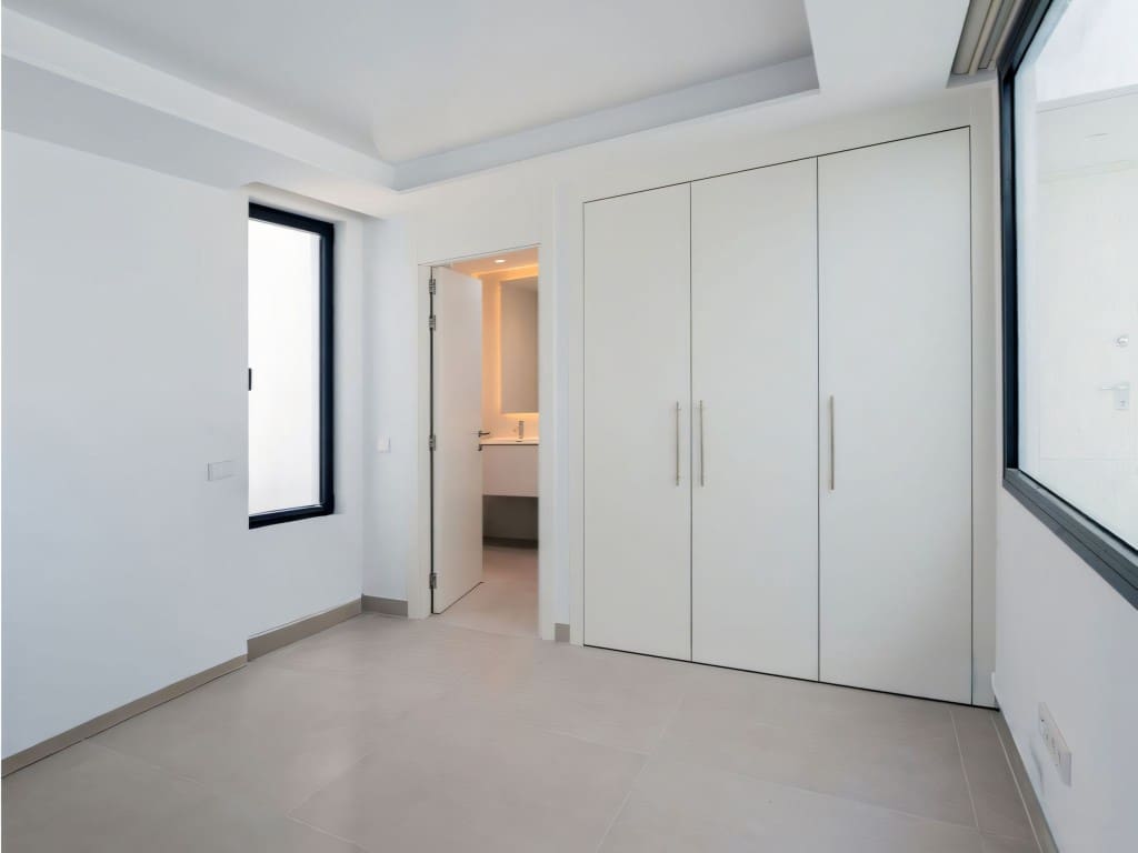 4 bedroom Villa for sale in Benalmadena with pool garage - € 2,100,000 (Ref: 9426851)