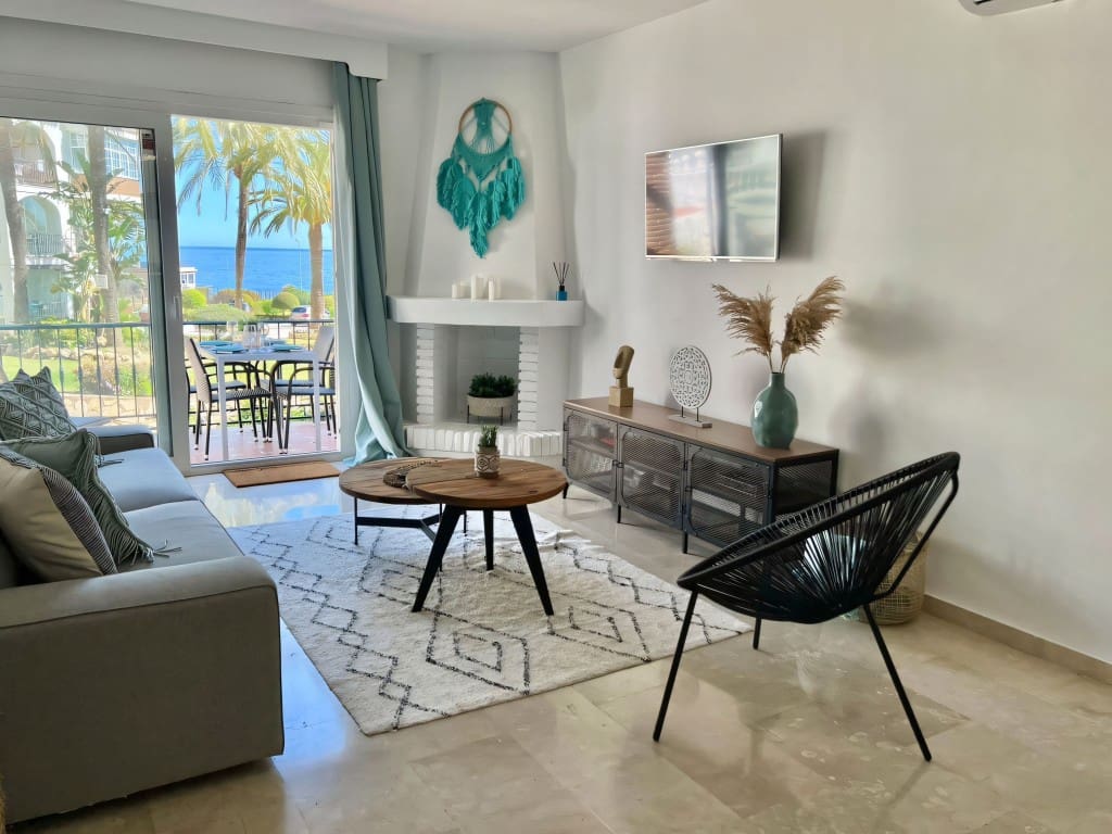 2 soverom Leilighet til salgs i Riviera del Sol med svømmebasseng garasje - € 385 000 (Ref: 9430742)