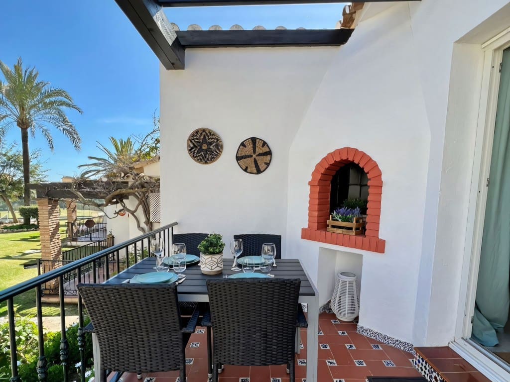 2 soverom Leilighet til salgs i Riviera del Sol med svømmebasseng garasje - € 385 000 (Ref: 9430742)