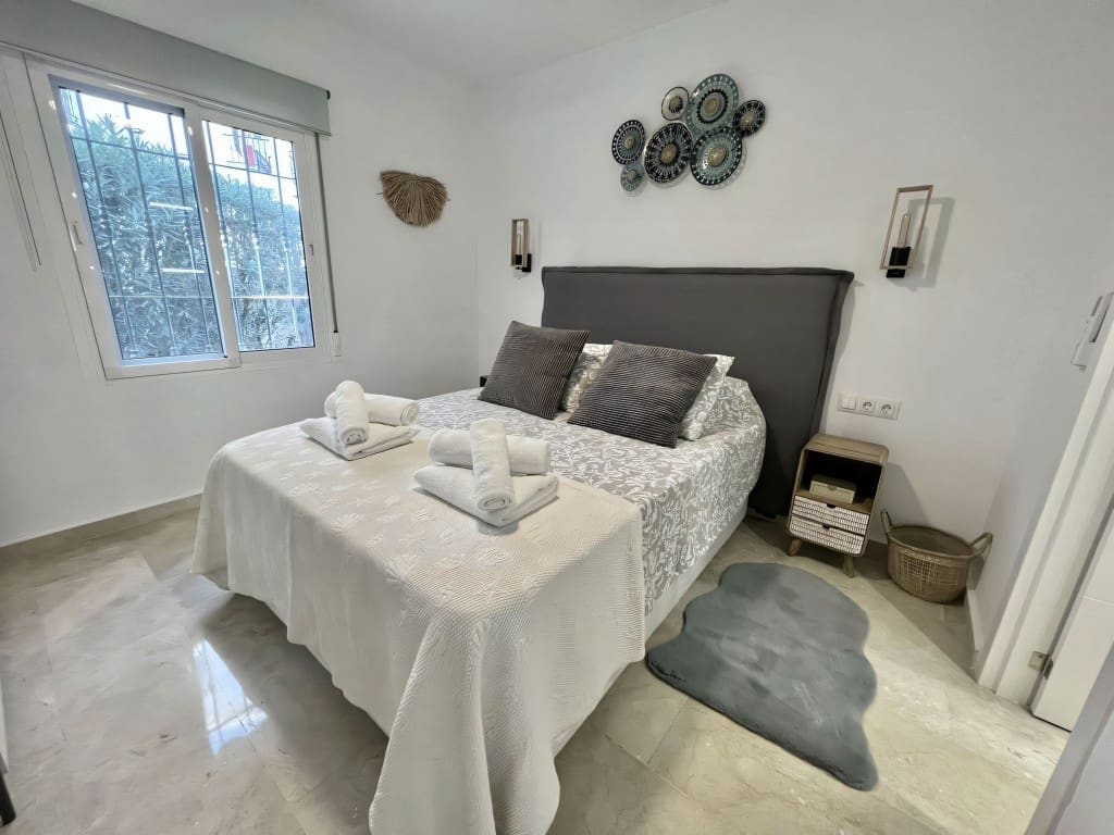 2 soverom Leilighet til salgs i Riviera del Sol med svømmebasseng garasje - € 385 000 (Ref: 9430742)