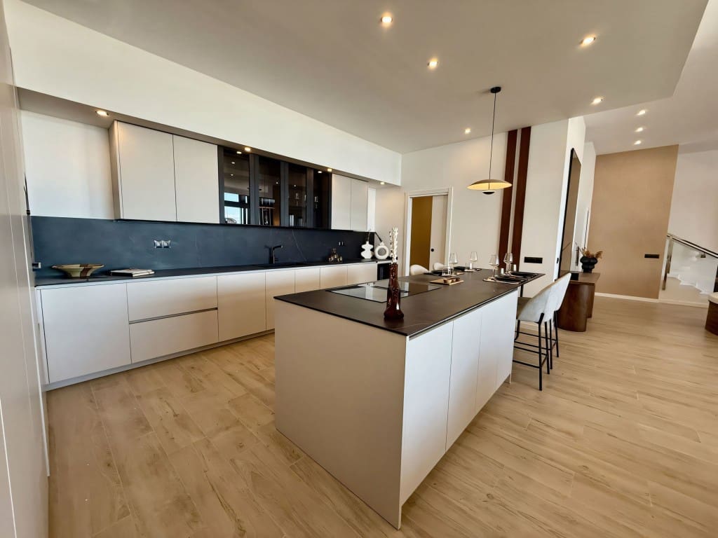 4 sypialnia Willa na sprzedaż w Benalmadena z basenem garażem - 1 695 000 € (Ref: 9430743)