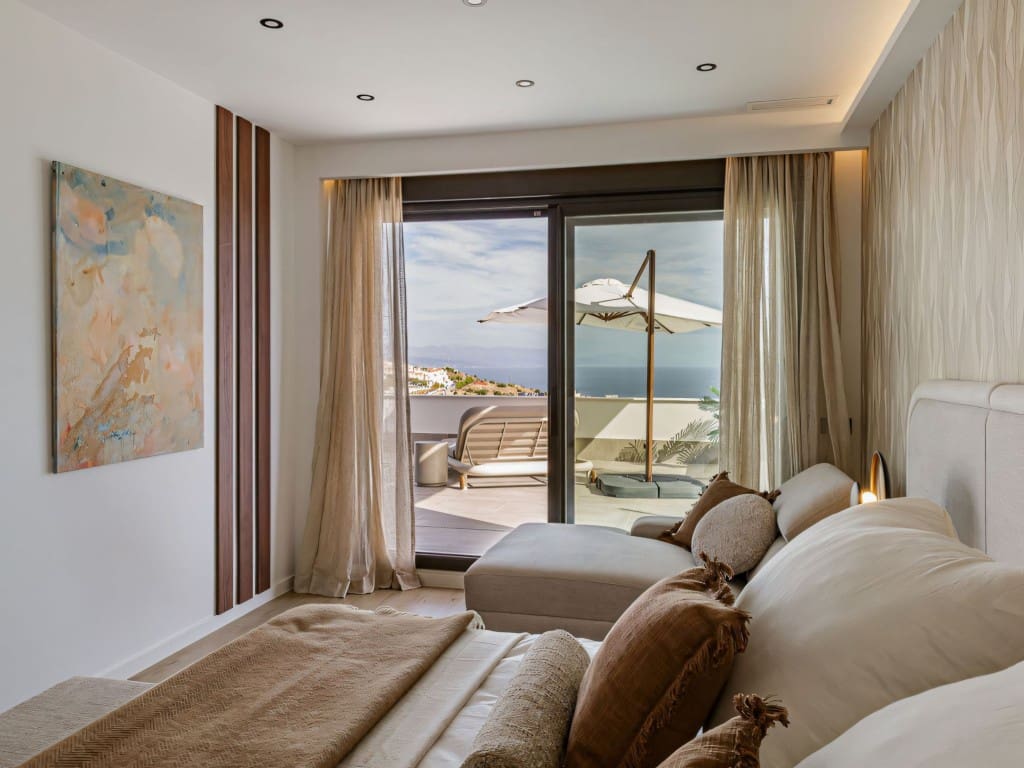 4 sypialnia Willa na sprzedaż w Benalmadena z basenem garażem - 1 695 000 € (Ref: 9430743)