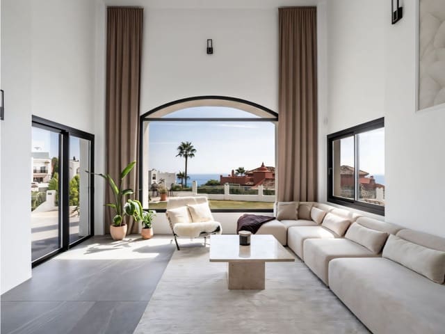 4 slaapkamer Villa te koop in Benalmadena Costa, Benalmádena met zwembad garage - € 2.495.000 (Ref: 9432986)