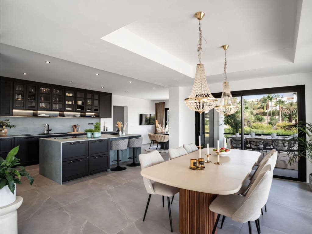 4 slaapkamer Villa te koop in Benalmadena Costa met zwembad garage - € 2.495.000 (Ref: 9432986)