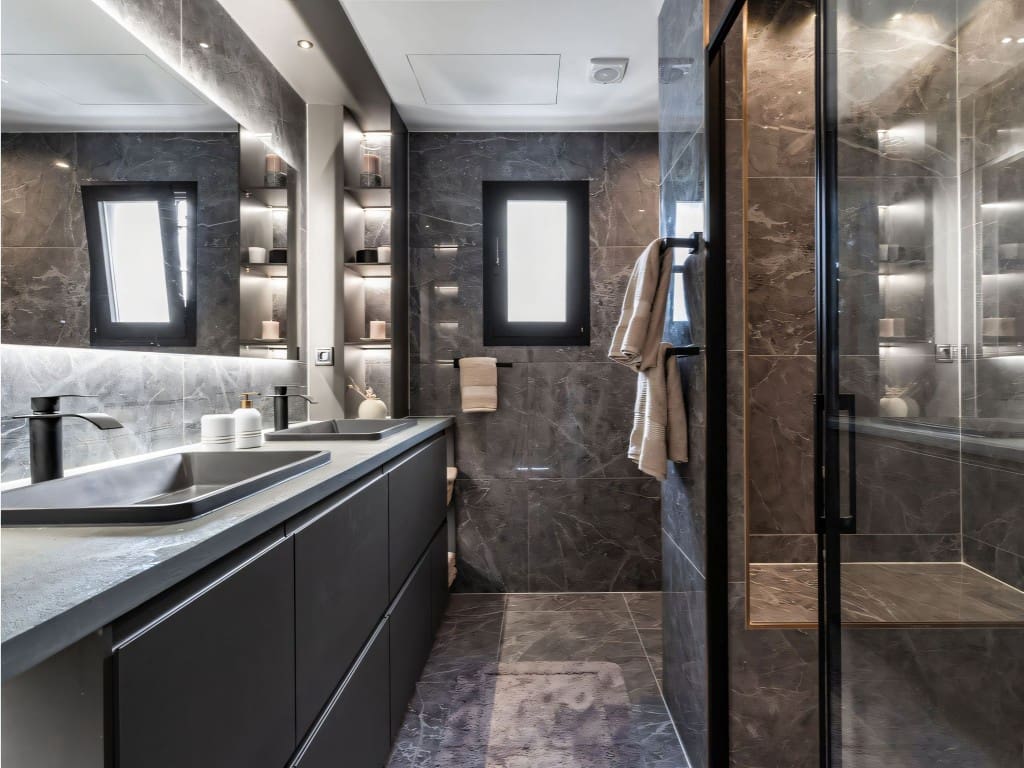 4 slaapkamer Villa te koop in Benalmadena Costa met zwembad garage - € 2.495.000 (Ref: 9432986)