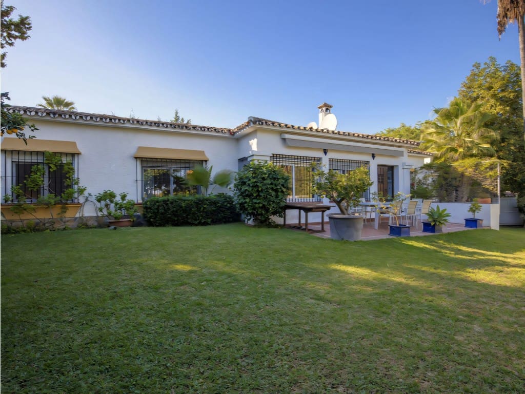 4 slaapkamer Villa te koop in San Pedro de Alcantara met zwembad garage - € 1.450.000 (Ref: 9432987)