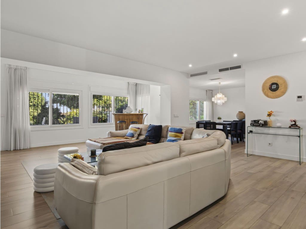 4 slaapkamer Villa te koop in San Pedro de Alcantara met zwembad garage - € 1.450.000 (Ref: 9432987)