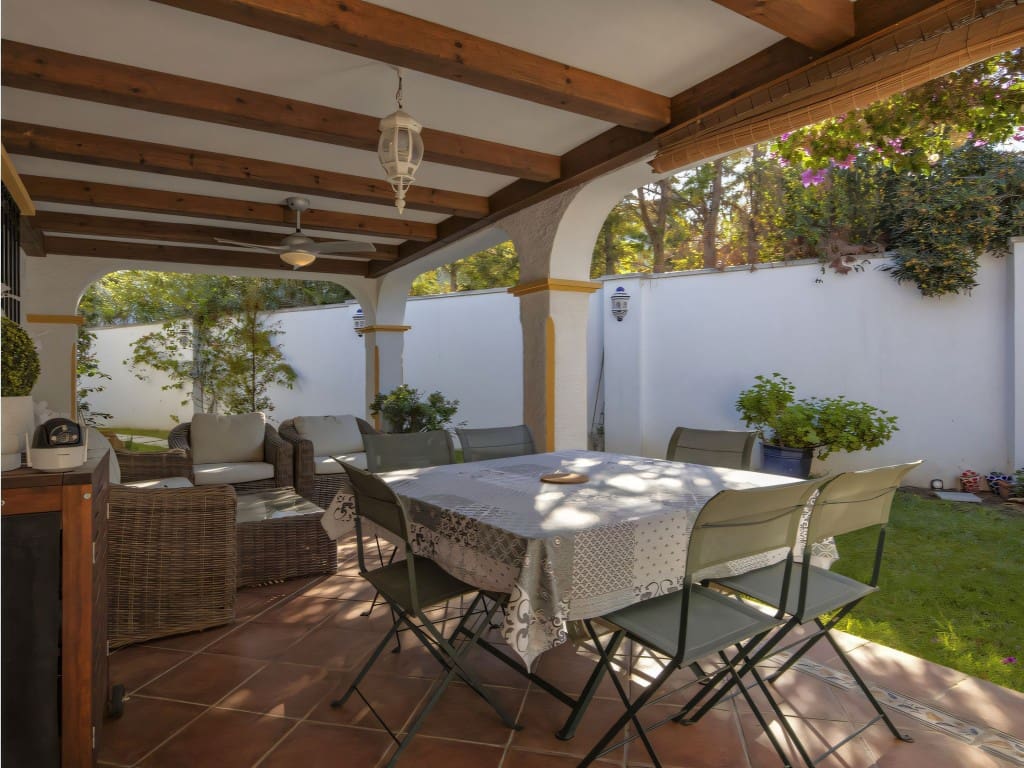 4 slaapkamer Villa te koop in San Pedro de Alcantara met zwembad garage - € 1.450.000 (Ref: 9432987)