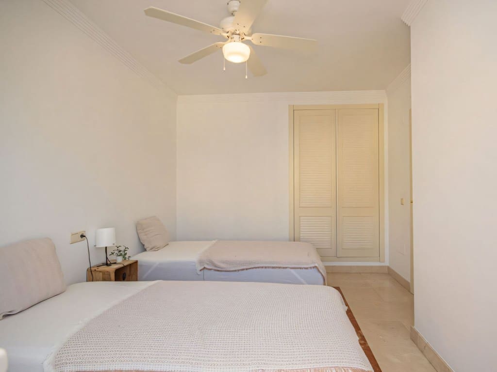 4 slaapkamer Villa te koop in Riviera del Sol met zwembad garage - € 579.000 (Ref: 9436634)