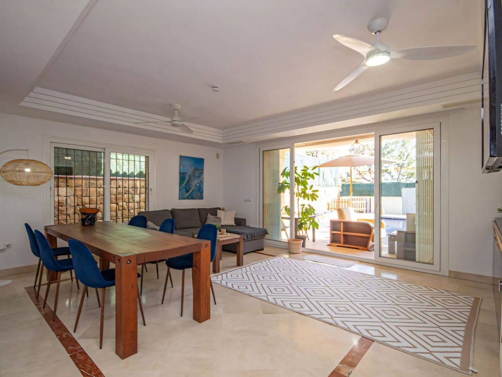 4 slaapkamer Villa te koop in Riviera del Sol met zwembad garage - € 579.000 (Ref: 9436634)