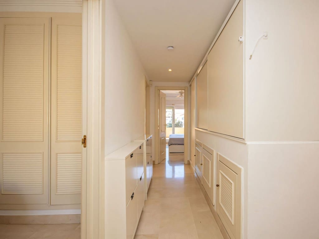 4 slaapkamer Villa te koop in Riviera del Sol met zwembad garage - € 579.000 (Ref: 9436634)