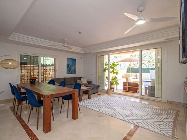 4 chambre Villa/Maison à vendre à Riviera del Sol, Mijas avec piscine garage - 579 000 € (Ref: 9436634)