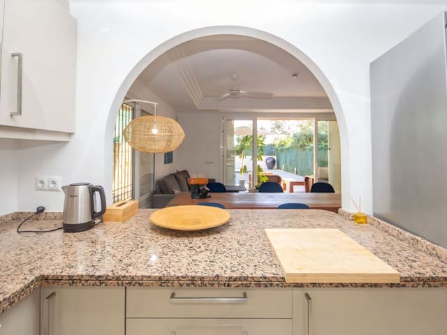 4 chambre Villa/Maison à vendre à Riviera del Sol, Mijas avec piscine garage - 579 000 € (Ref: 9436634)