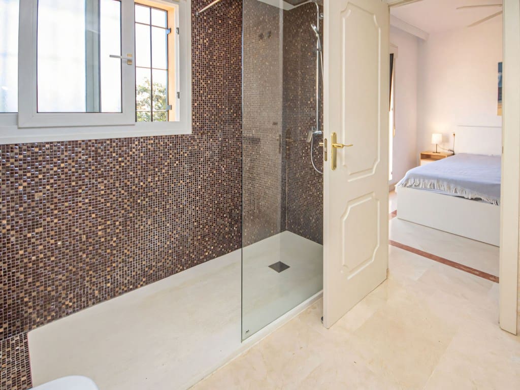 4 slaapkamer Villa te koop in Riviera del Sol met zwembad garage - € 579.000 (Ref: 9436634)