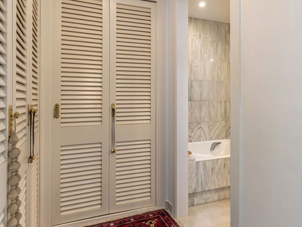 2 slaapkamer Appartement te koop in Estepona met zwembad - € 1.140.000 (Ref: 9436635)