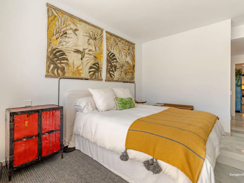 2 slaapkamer Appartement te koop in Estepona met zwembad - € 1.140.000 (Ref: 9436635)