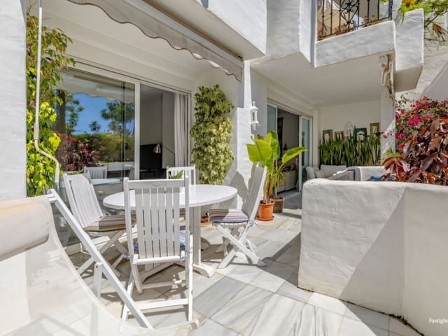 2 slaapkamer Appartement te koop in Estepona met zwembad - € 1.140.000 (Ref: 9436635)