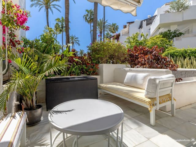 2 slaapkamer Appartement te koop in Estepona met zwembad - € 1.140.000 (Ref: 9436635)