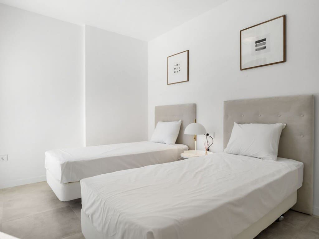 3 quarto Apartamento para venda em Estepona com piscina - 749 000 € (Ref: 9441232)