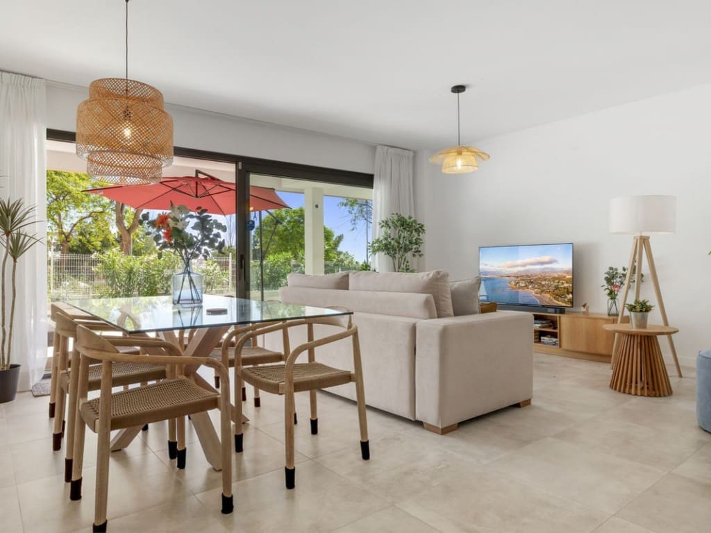 3 quarto Apartamento para venda em Estepona com piscina - 749 000 € (Ref: 9441232)