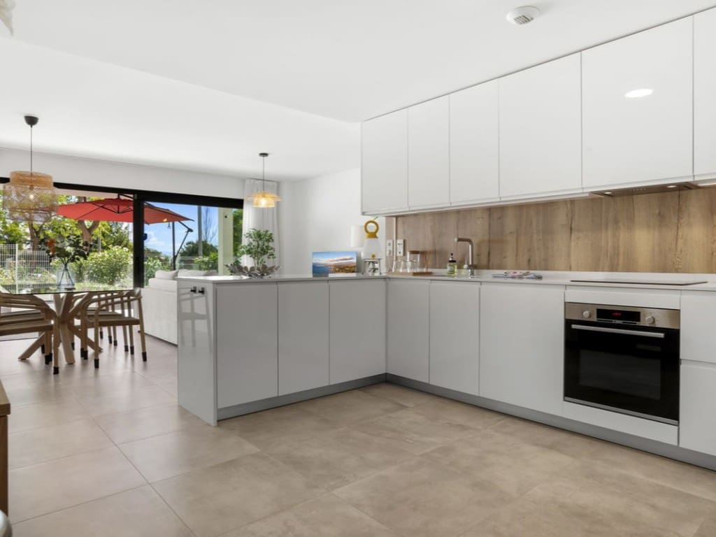 3 quarto Apartamento para venda em Estepona com piscina - 749 000 € (Ref: 9441232)