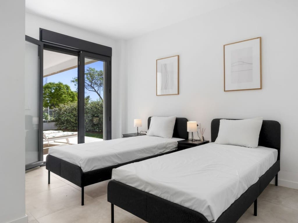 3 quarto Apartamento para venda em Estepona com piscina - 749 000 € (Ref: 9441232)