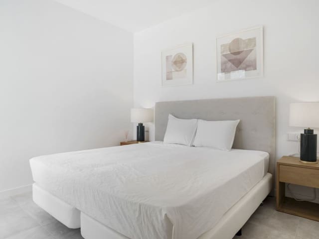 3 quarto Apartamento para venda em Estepona com piscina - 749 000 € (Ref: 9441232)