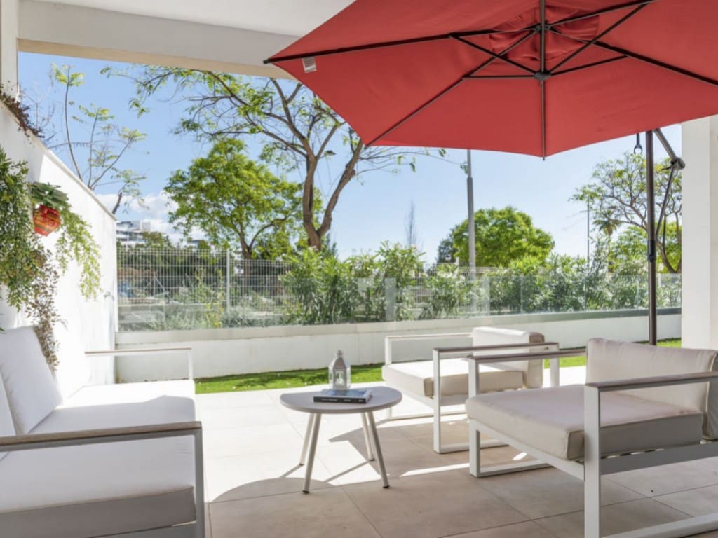 3 quarto Apartamento para venda em Estepona com piscina - 749 000 € (Ref: 9441232)