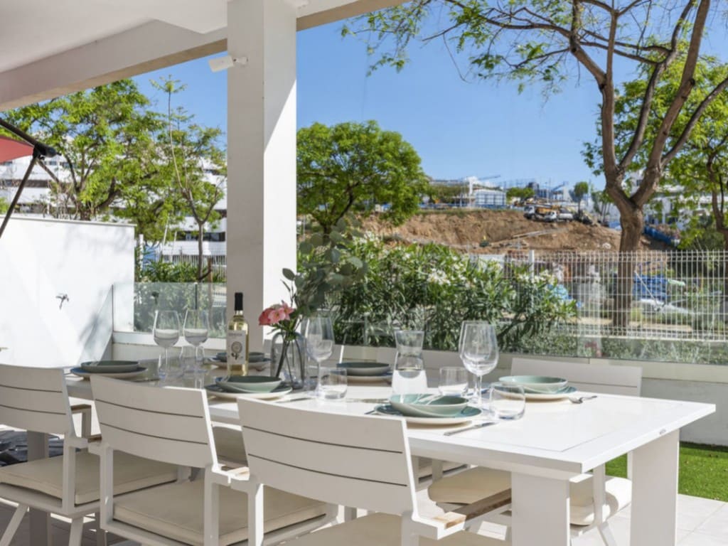 3 quarto Apartamento para venda em Estepona com piscina - 749 000 € (Ref: 9441232)