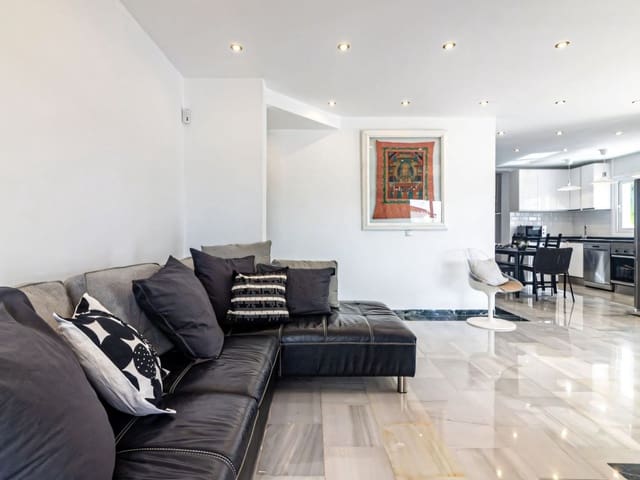 5 slaapkamer Villa te koop in Benalmadena Costa, Benalmádena met zwembad - € 1.277.000 (Ref: 9441233)