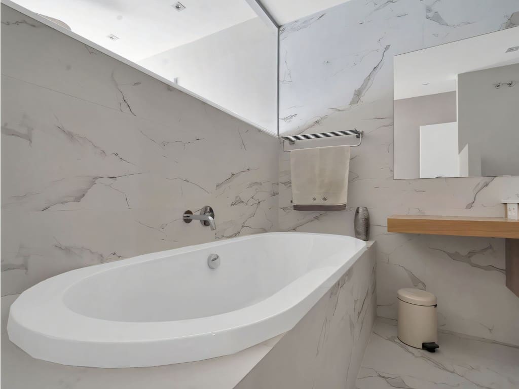 5 Zimmer Haus zu verkaufen in Benahavis mit Pool Garage - 729.000 € (Ref: 9443031)