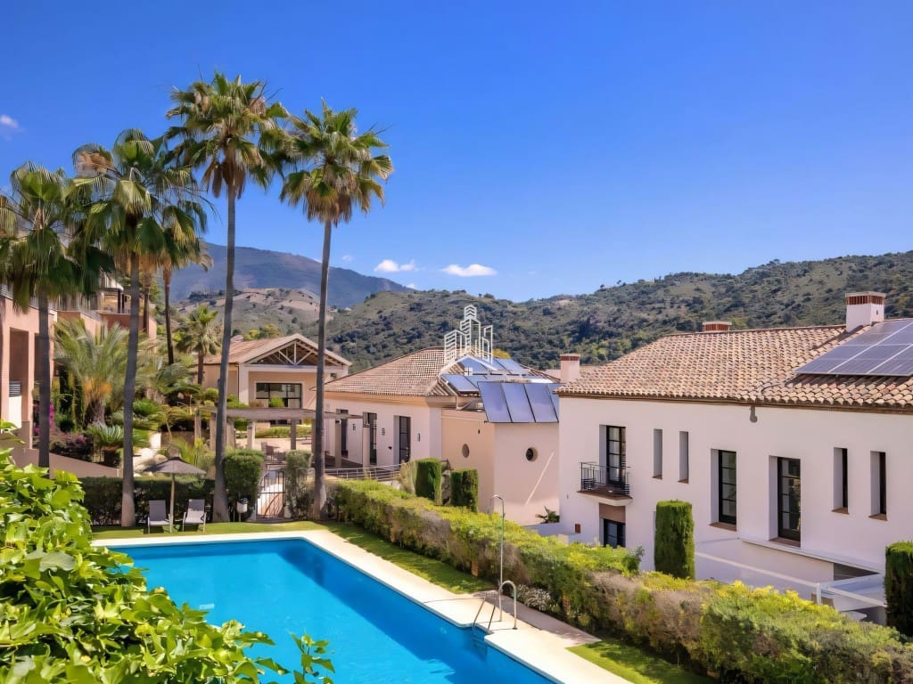 5 Zimmer Haus zu verkaufen in Benahavis mit Pool Garage - 729.000 € (Ref: 9443031)