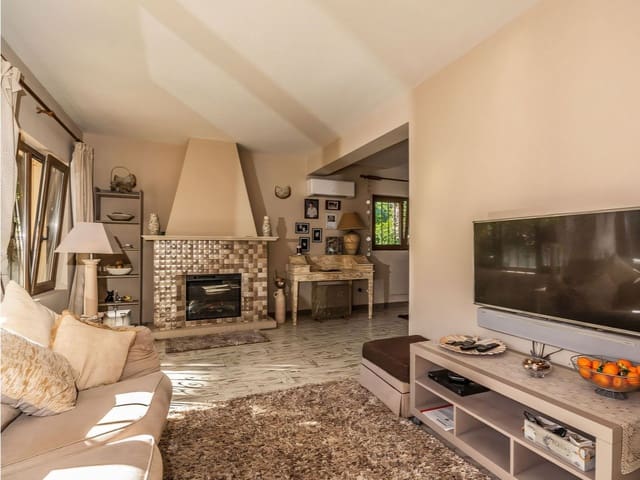 5 sovrum Villa till salu i Elviria, Marbella - 1 095 000 € (Ref: 9443032)