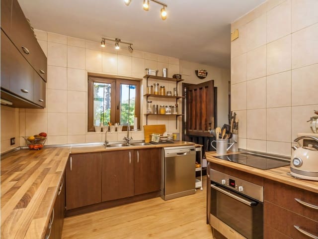 5 sovrum Villa till salu i Elviria, Marbella - 1 095 000 € (Ref: 9443032)