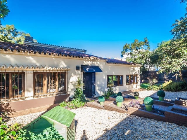 5 sovrum Villa till salu i Elviria, Marbella - 1 095 000 € (Ref: 9443032)