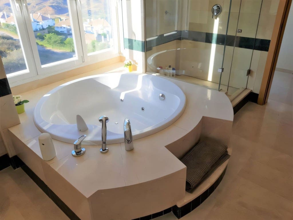 3 chambre Penthouse à vendre à La Cala de Mijas avec piscine - 595 000 € (Ref: 9443033)